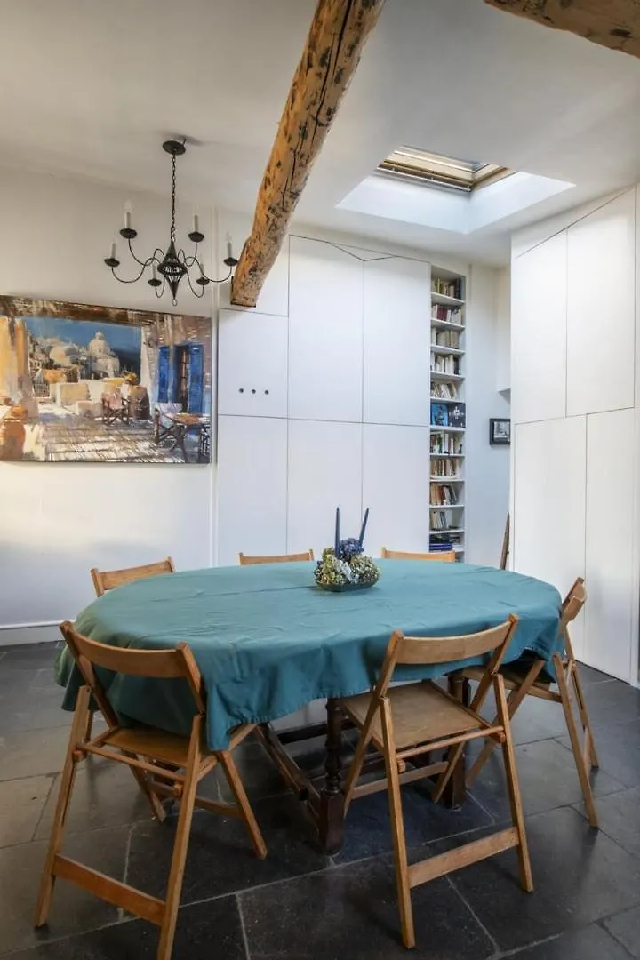 Marais City Center Apartment